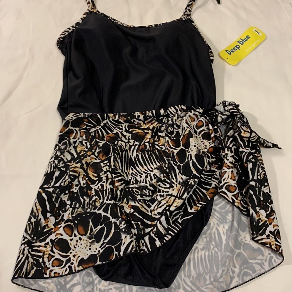 Deep Blue Size 18W one piece skirted swimsuit NWT & adjustable straps.  TTS - Picture 4 of 12